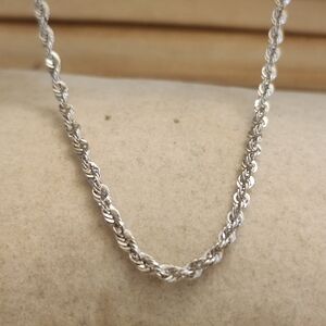 10kt WHITE GOLD NECKLACE  18 "